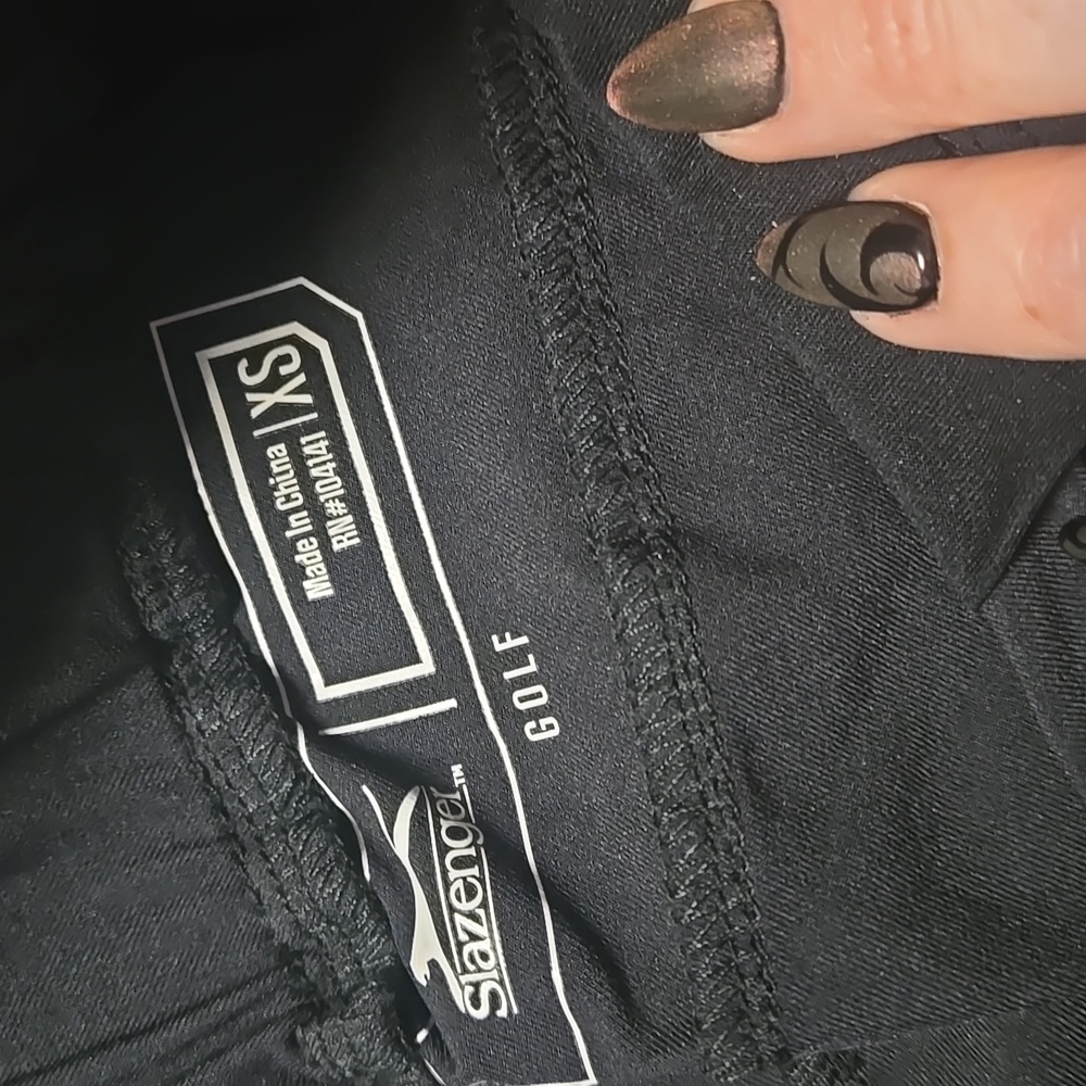 Women's Black Golf Shorts - Picture 3 of 4